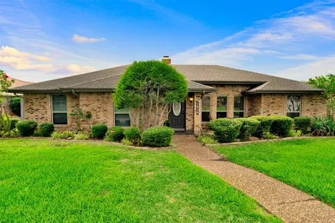 1638 Silverleaf Dr, Carrollton, TX 75007