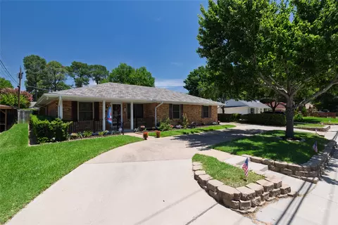 909 W Grauwyler Rd, Irving, TX 75061