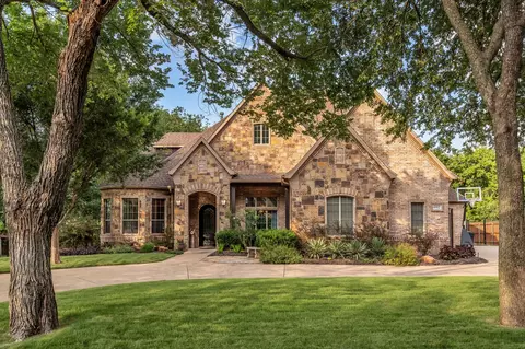 6912 Clift St, North Richland Hills, TX 76182