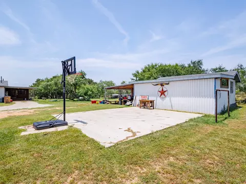 Exterior - 151 Cheyenne Dr, Bangs, TX 76823 photo 9 of 10