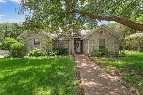 2804 Chimney Hill Dr, Waco, TX 76708 photo 2