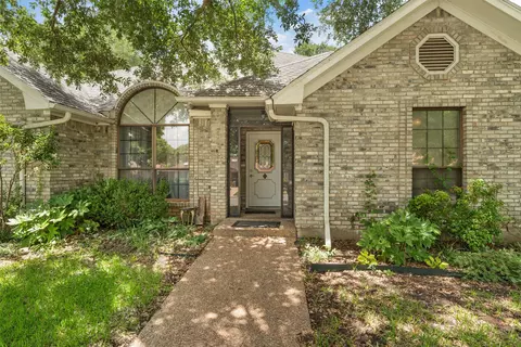 2804 Chimney Hill Dr, Waco, TX 76708 photo 3