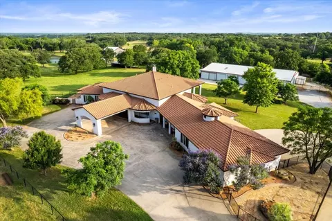 2108 W Sherman Dr, Aubrey, TX 76227