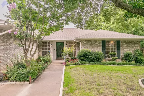 1625 High Ridge Rd, Benbrook, TX 76126