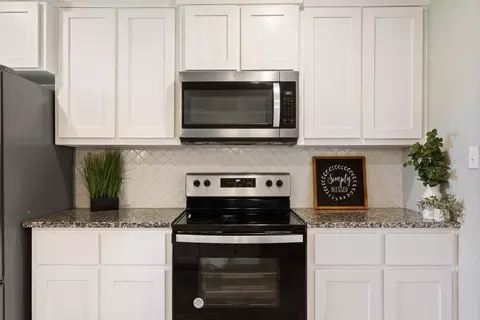 Kitchen - 8876 Fm 1237 Spur, Troy, TX 76579 photo 2 of 4