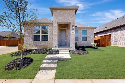 1028 Western Hills Dr, Crowley, TX 76036