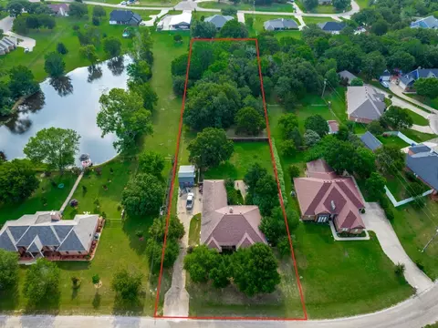 2720 Dorothy Dr, Cleburne, TX 76031