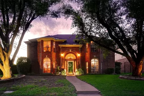 2031 Deepwood St, Mesquite, TX 75181