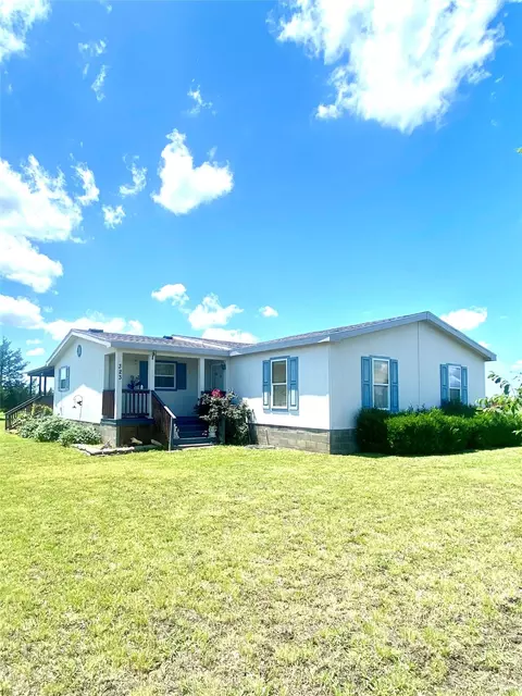 323 Cedar Meadows Ln, Whitewright, TX 75491