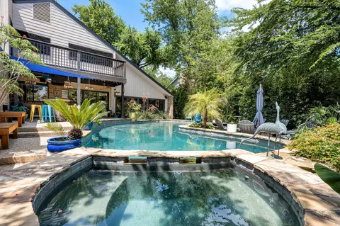 1205 Wiltshire Dr, Carrollton, TX 75007