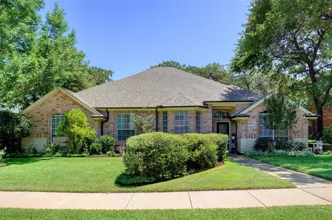 1660 Spinnaker Ln, Azle, TX 76020
