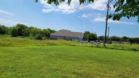 1004 S Smith St, Ennis, TX 75119