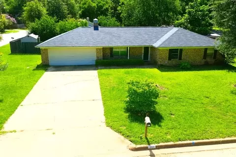 454 Pamela Dr, Mineola, TX 75773