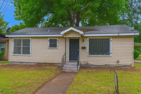820 E Mitchell St, Waco, TX 76704
