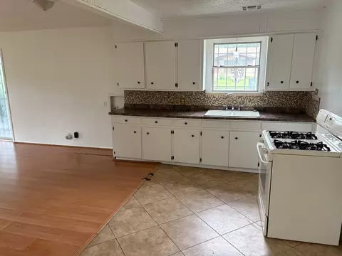 820 E Mitchell St, Waco, TX 76704 photo 2