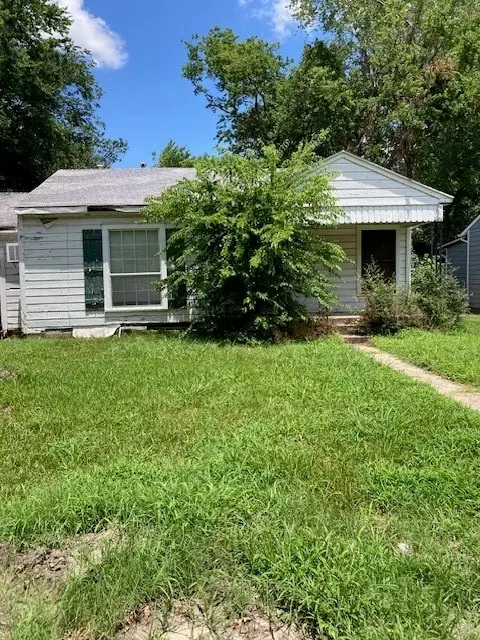 253 Graham Ave, Bonham, TX 75418