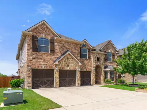 2832 Stackhouse St, Fort Worth, TX 76244 photo 2