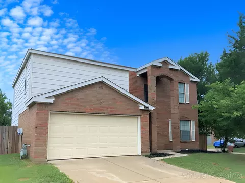 1125 Greenbend Dr, Denton, TX 76210
