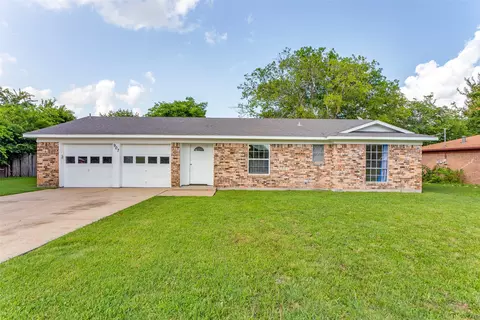 907 Childers Ave, Benbrook, TX 76126