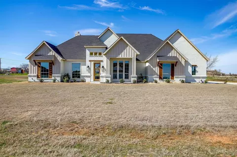 1005 Magnolia Ct, Springtown, TX 76082