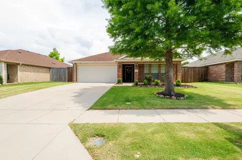 785 Crockett Dr, Lavon, TX 75166