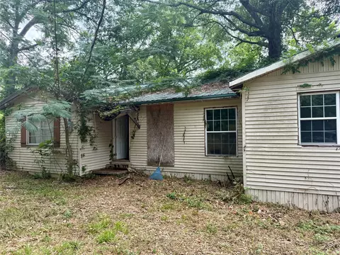 275 Lakeview Dr, Doyline, LA 71023