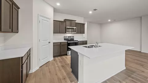 945 Newport Dr, Ferris, TX 75125