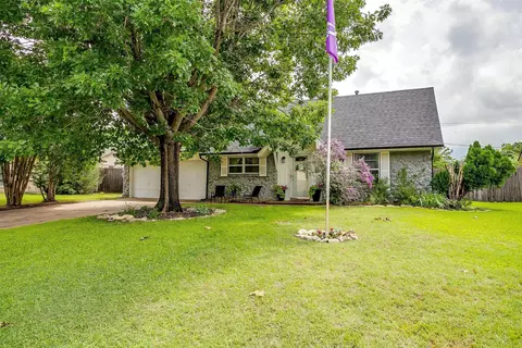 5624 Belfast Ln, North Richland Hills, TX 76180
