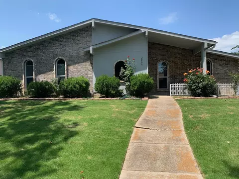 2009 Chestnut Rd, Carrollton, TX 75007