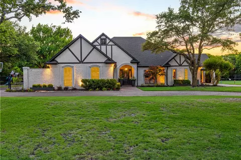 3 Meadowlake Dr, Heath, TX 75032