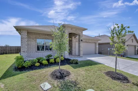 2305 Waggoner Ranch Dr, Weatherford, TX 76087