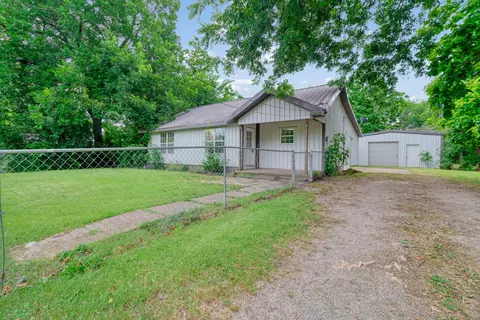 193 Church St, Deport, TX 75435