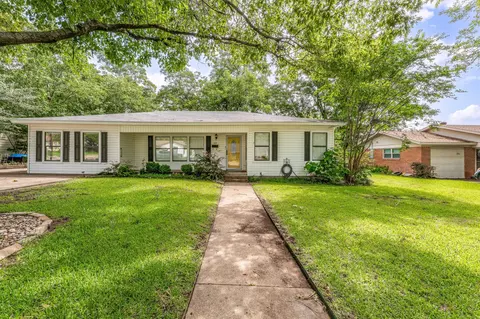 109 Greenview Dr, Stephenville, TX 76401