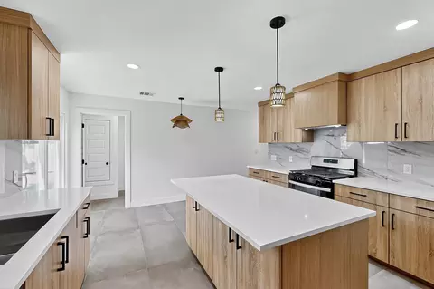 1105 Ryan Ave, Carrollton, TX 75006