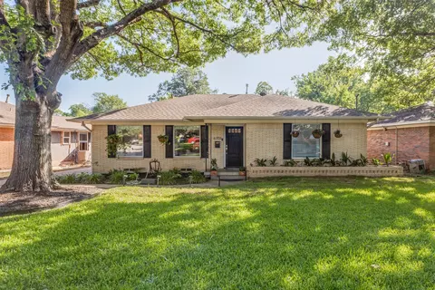 6703 Blessing Dr, Dallas, TX 75214