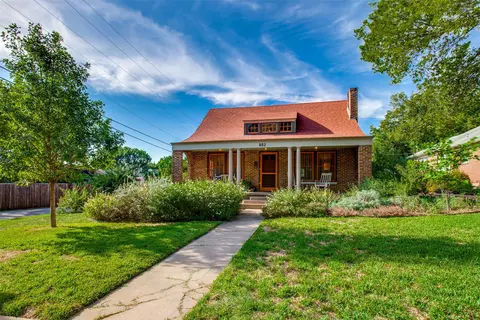 802 Salmon Dr, Dallas, TX 75208