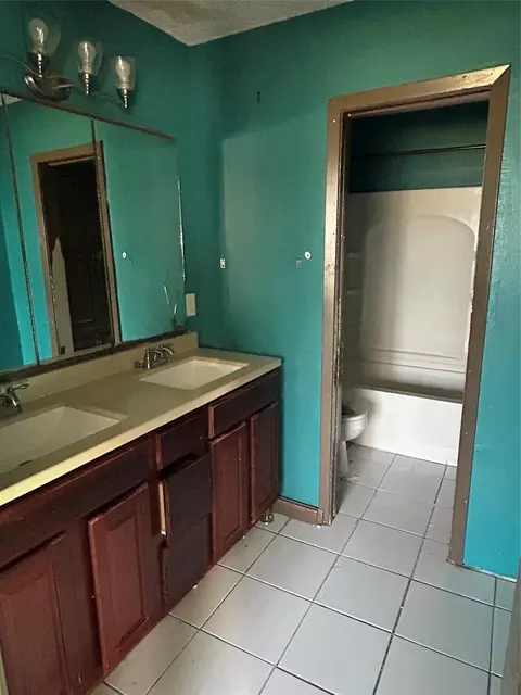 Bath - 296 Timber Way, Monroe, LA 71203 photo 1 of 2