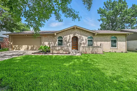 2608 Shady Meadow Dr, Bedford, TX 76021