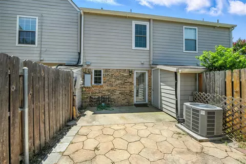 Exterior - 70 Winchester Dr, Euless, TX 76039 photo 3 of 3