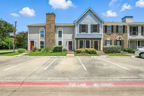 70 Winchester Dr, Euless, TX 76039