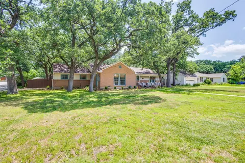 2528 Royal Ln, Denton, TX 76209