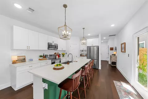2340 Starks Ave, Dallas, TX 75215