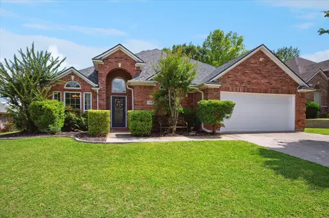 1104 Carousel Dr, Bedford, TX 76021