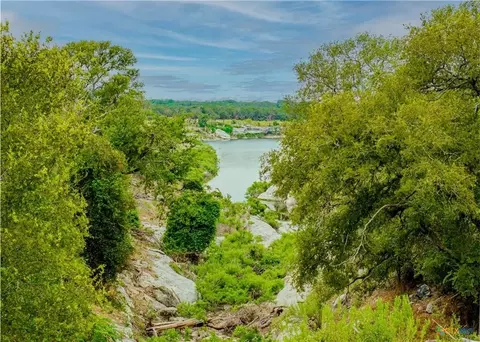 29 Artesian Dr, Belton, TX 76513 photo 3