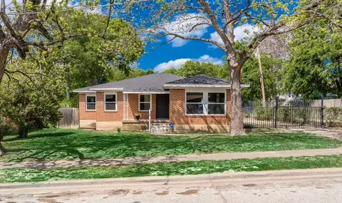 1721 Essex Ave, Dallas, TX 75203