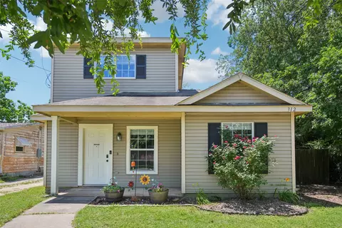 312 Robertson St, Denton, TX 76205