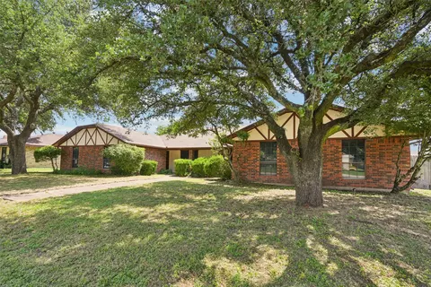 338 S Stewart Ave, Lancaster, TX 75146