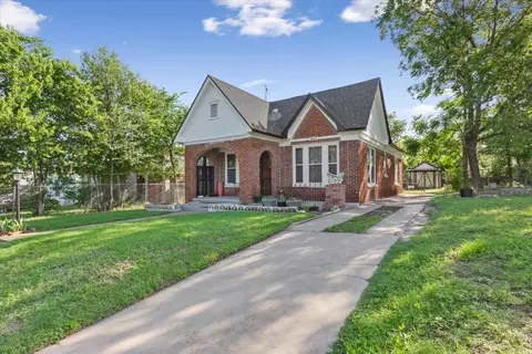 1641 N 17th St, Waco, TX 76707