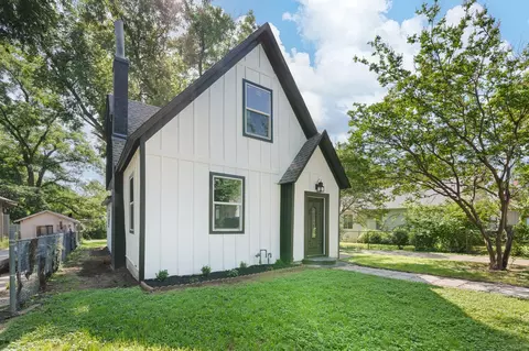 310 N Walnut St, Cleburne, TX 76033