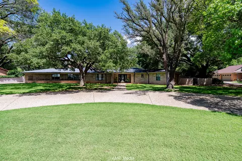 1117 S Leggett Dr, Abilene, TX 79605